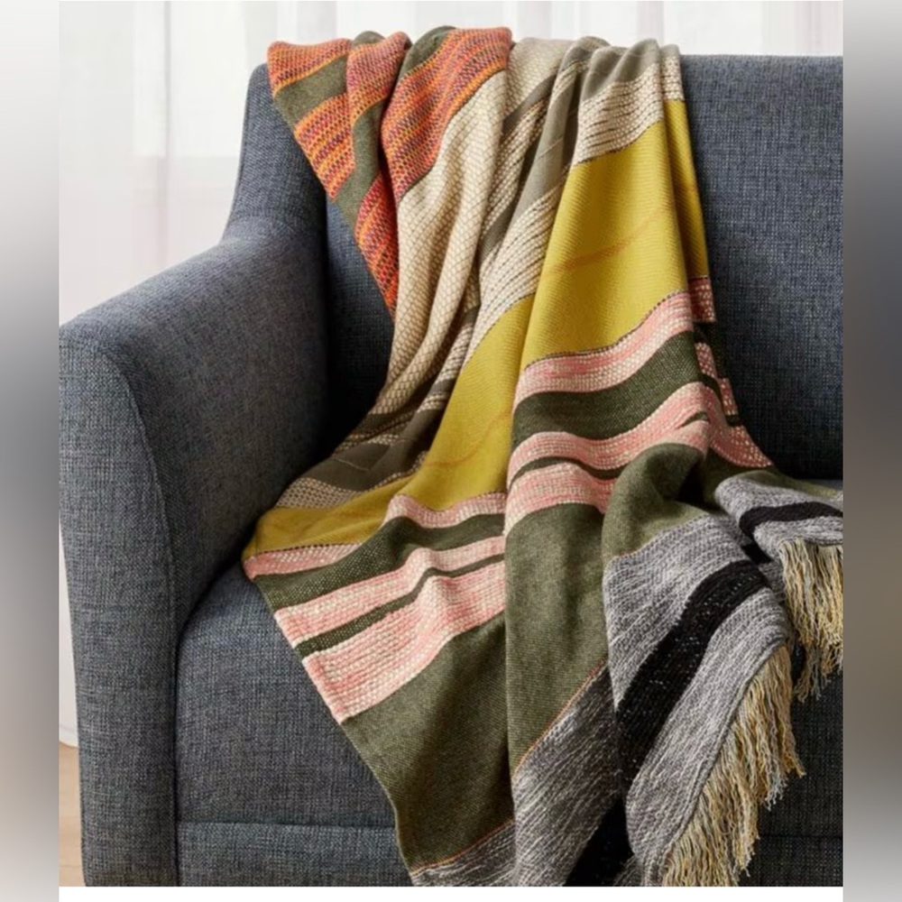 West Elm Carreno Mutlicolored throw